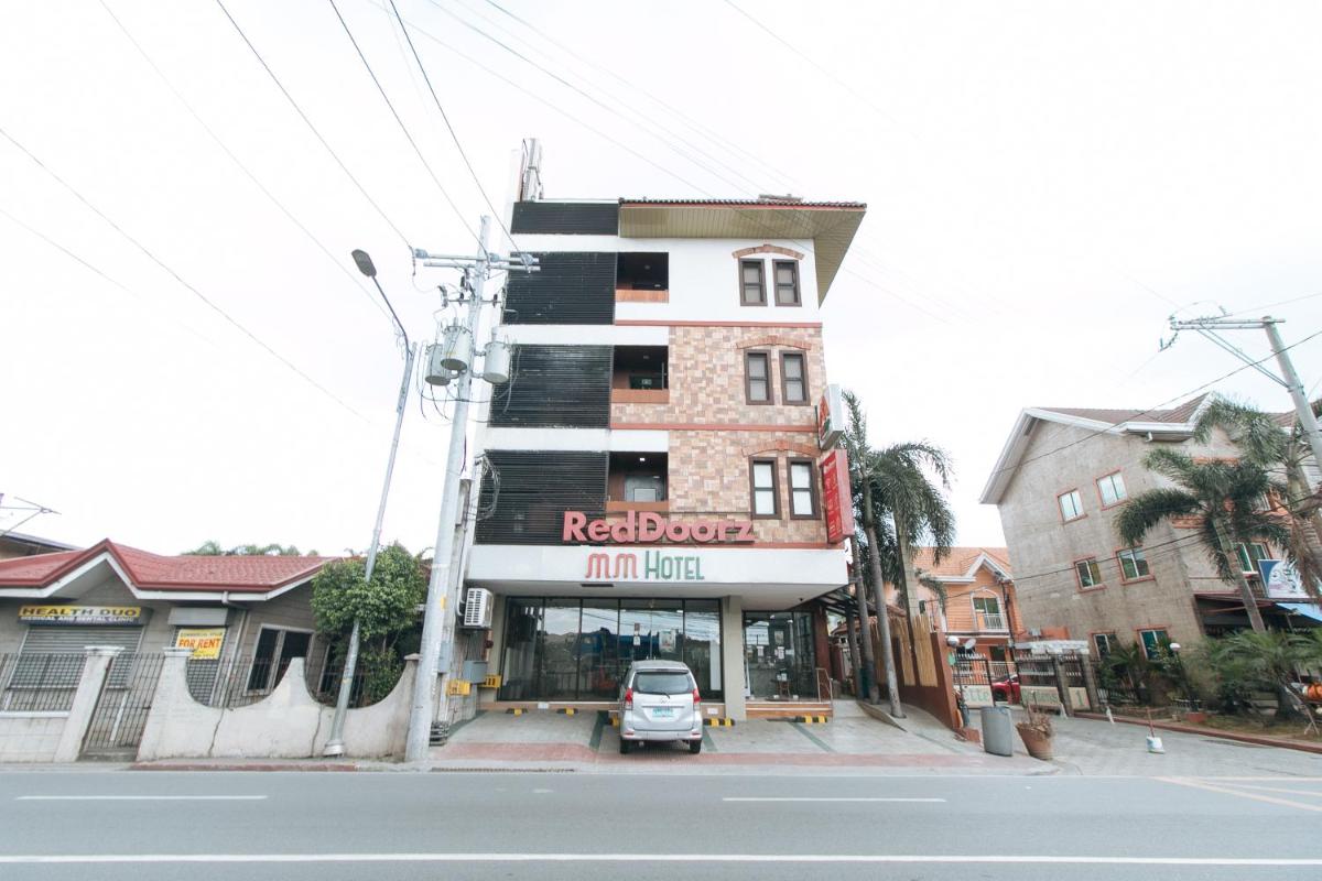 RedDoorz Plus at MM Hotel Las Pinas former RedDoorz Plus Near Bamboo Organ - Housity