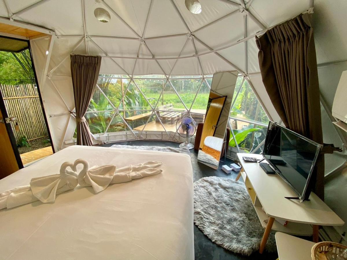 Baan Nai Baan Nok Resort - Housity
