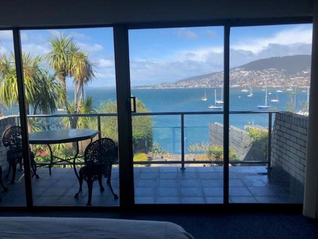 Sullivans Cove Apartments - Housity