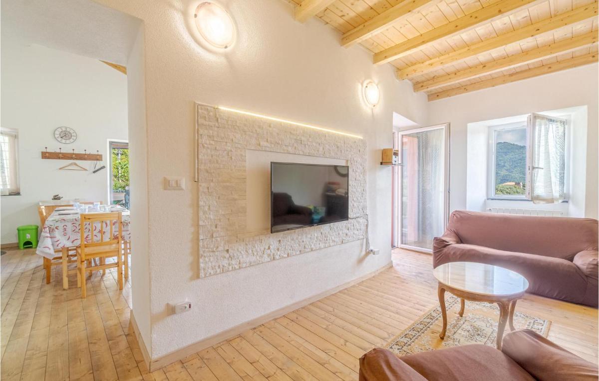 2 Bedroom Lovely Home In Tribogna - Housity