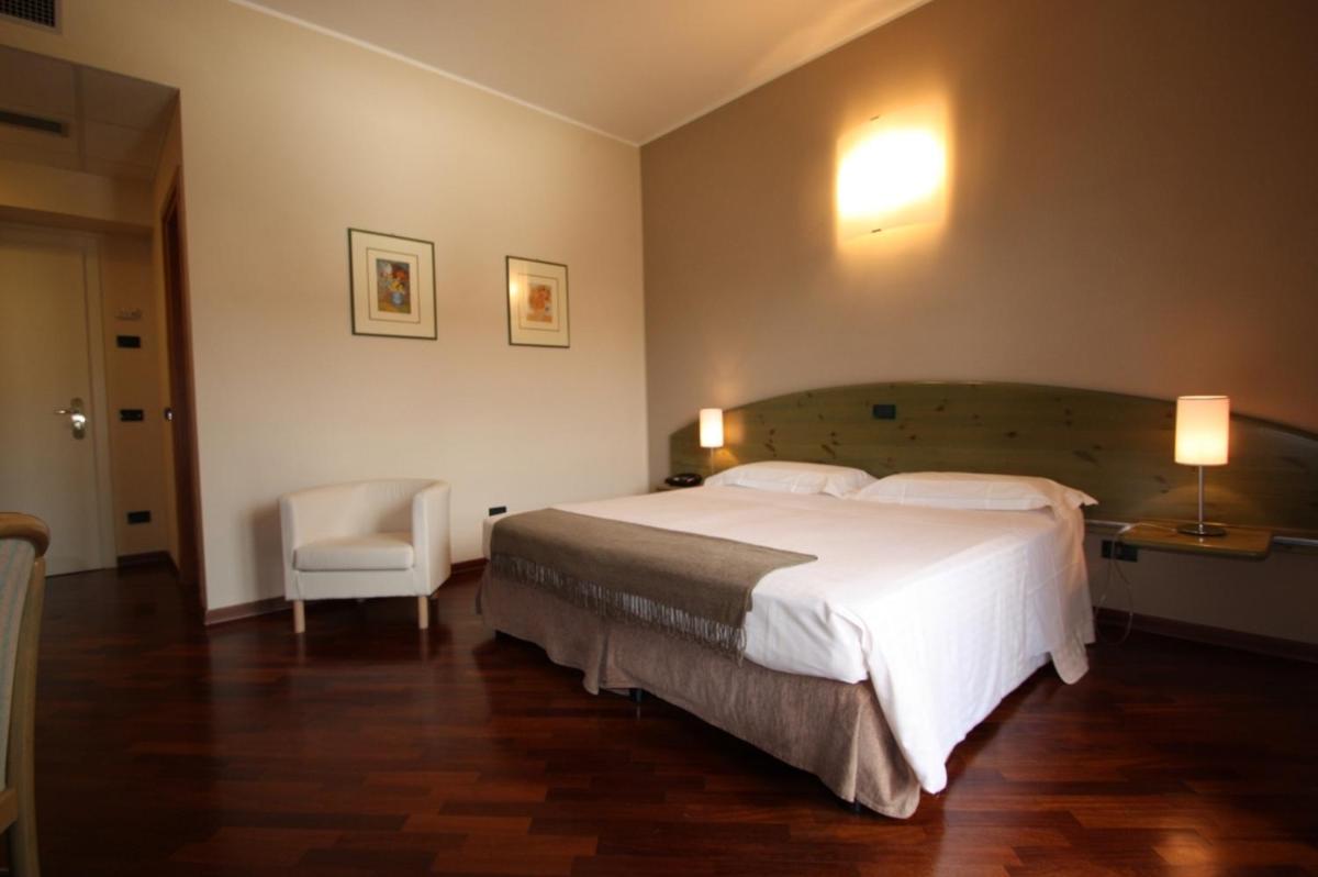 Albergo Della Roccia - Housity