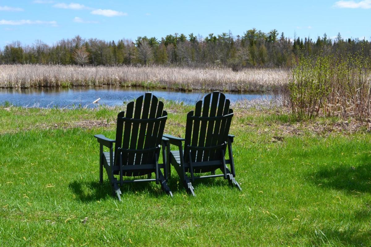 Crooked River Lodge - Housity