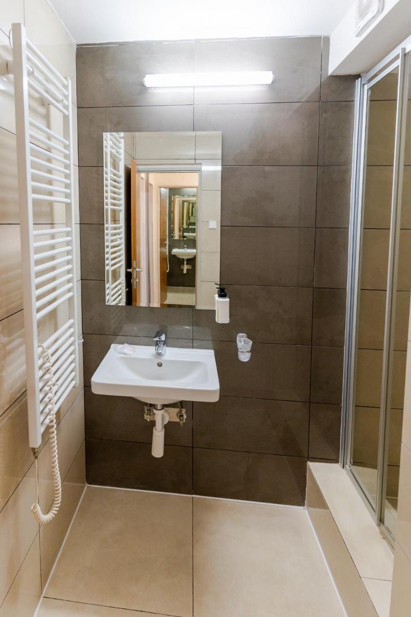 Hotel Ostredok - Housity