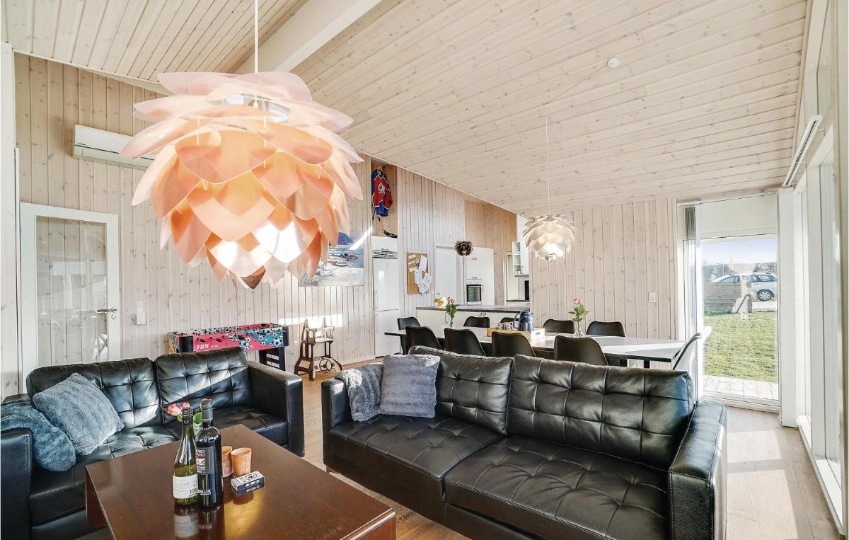 Four-Bedroom Holiday Home In Odder - Housity