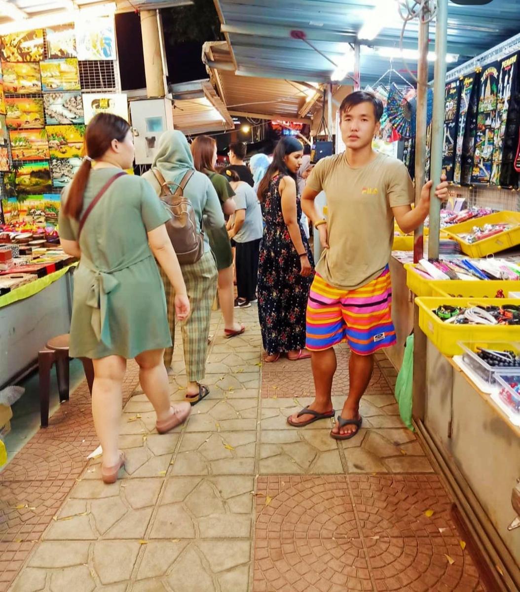 Cheap & Nice at Sri Sayang Batu Ferringhi Beach - Housity