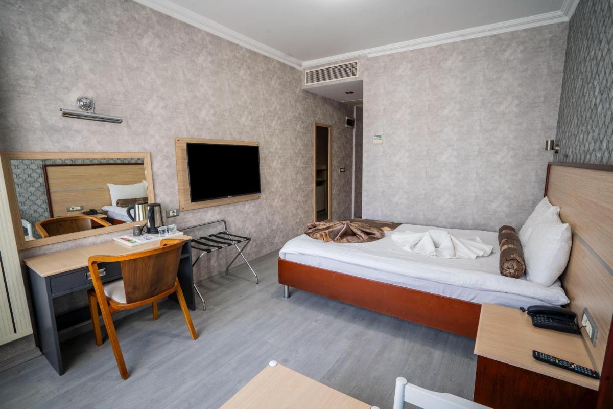 HALLEY OTEL - Housity