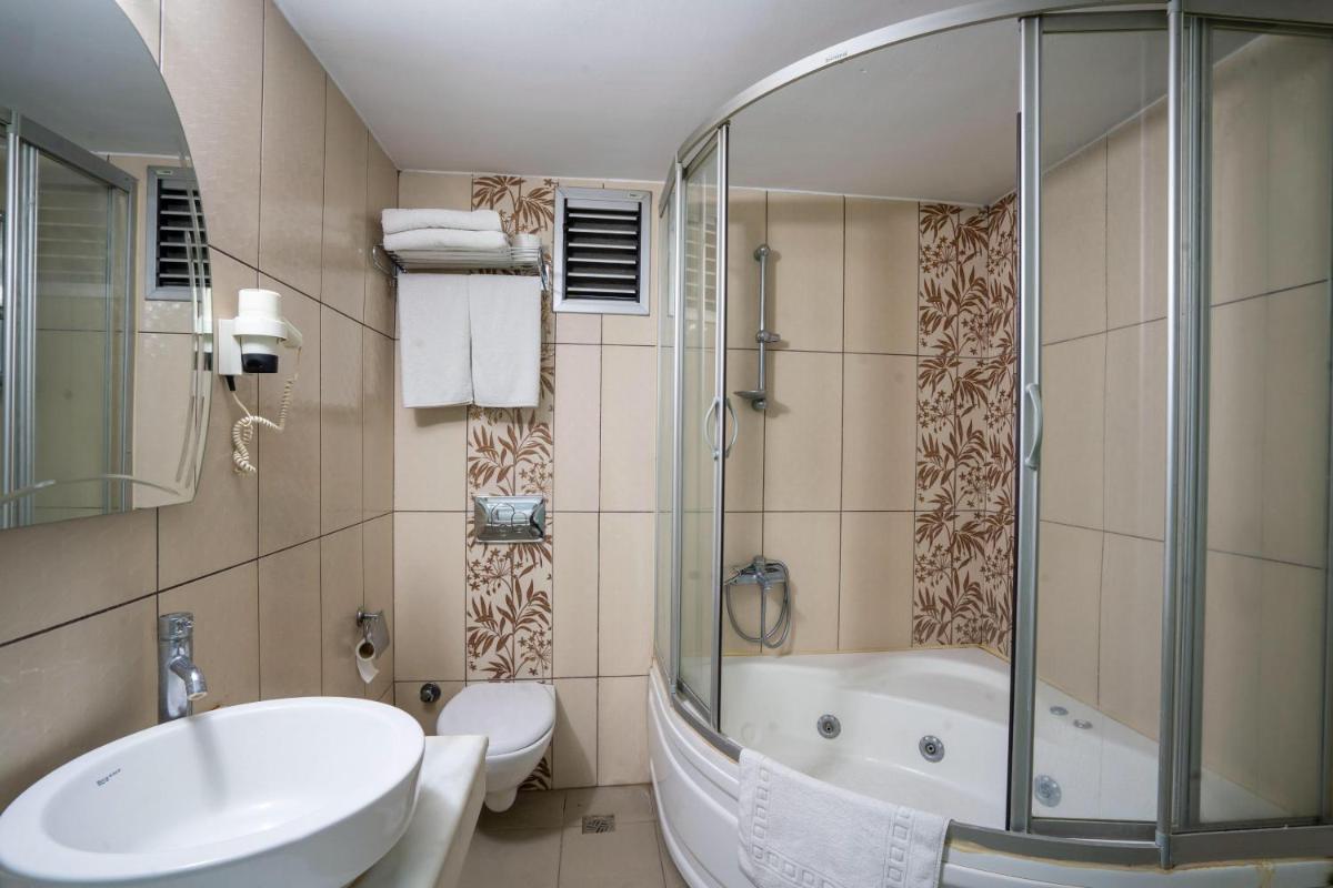 HALLEY OTEL - Housity