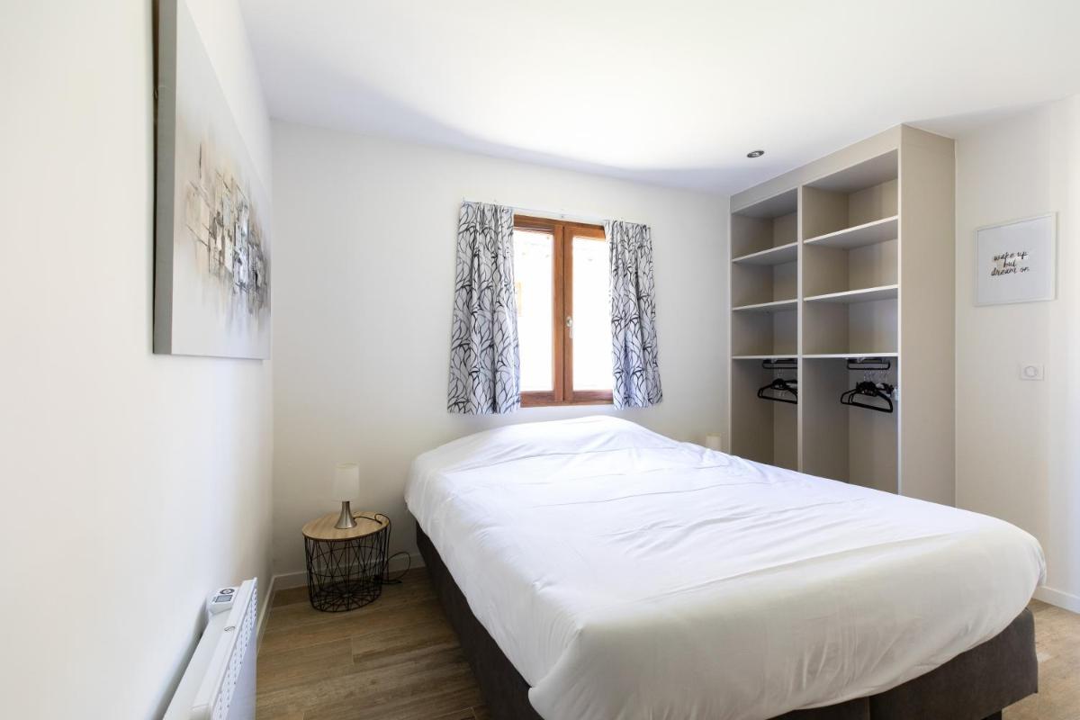 Le Lac Bleu - Housity