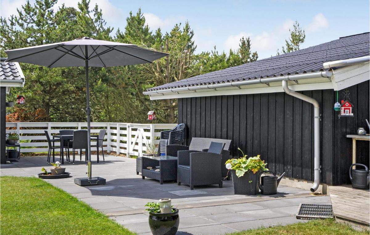 Beautiful Home In Skjern With Kitchen - Housity