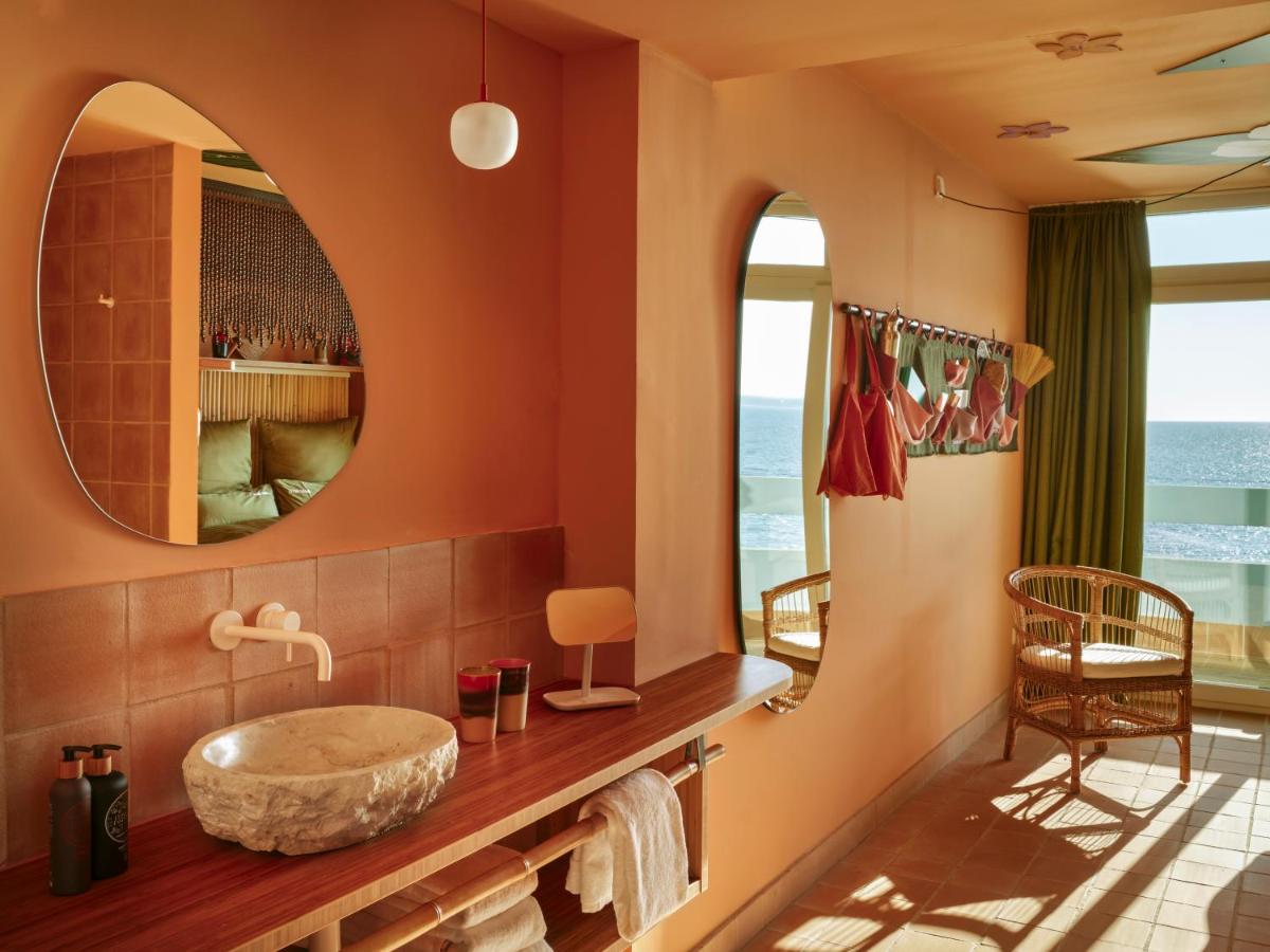 Un baño de Bikini Island & Mountain Hotel Es Trenc -Adults only-