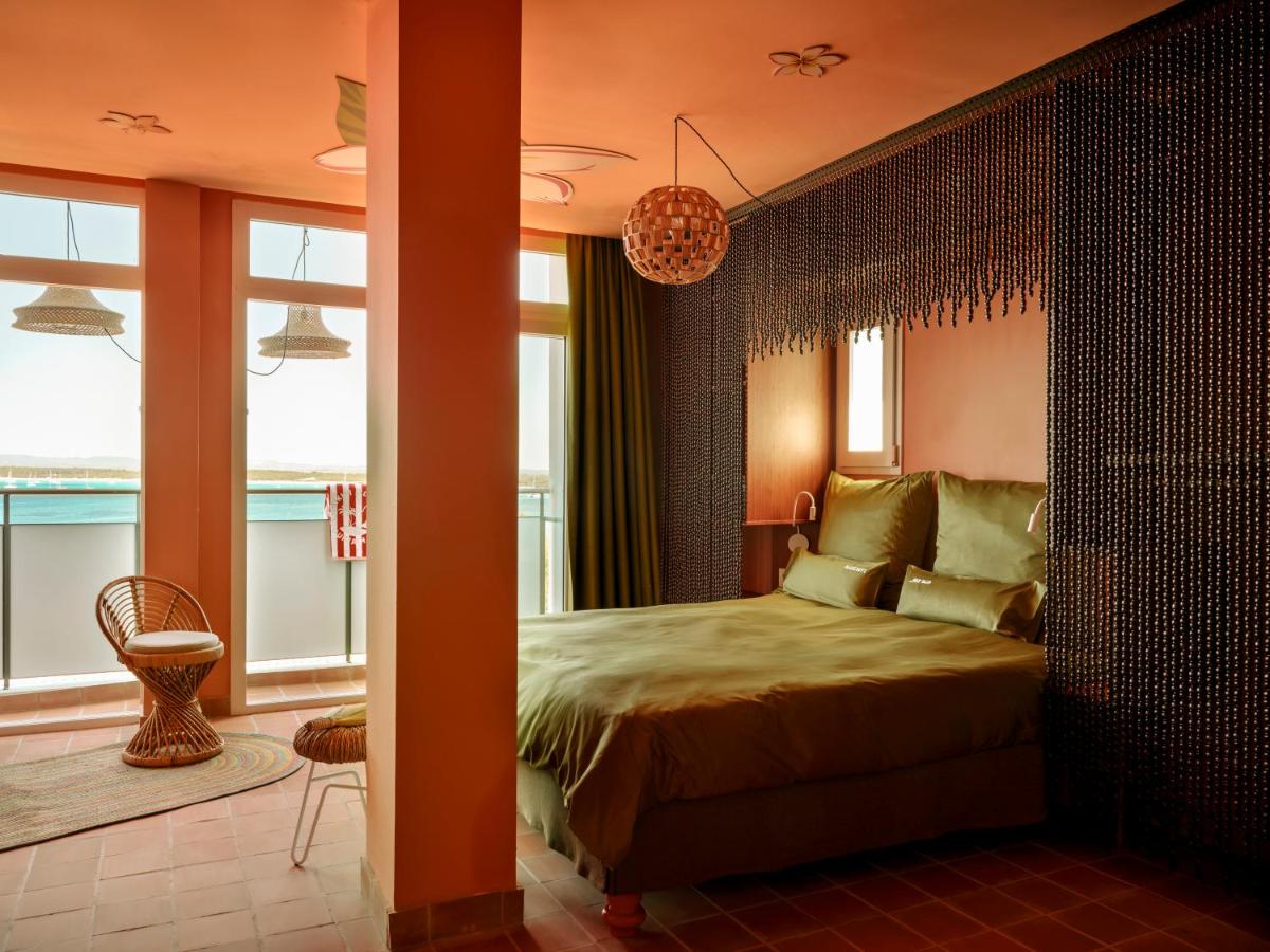 Cama o camas de una habitación en Bikini Island & Mountain Hotel Es Trenc -Adults only-