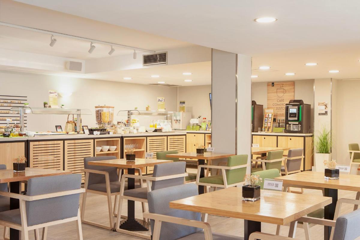 Un restaurante o sitio para comer en ARTIEM Capri