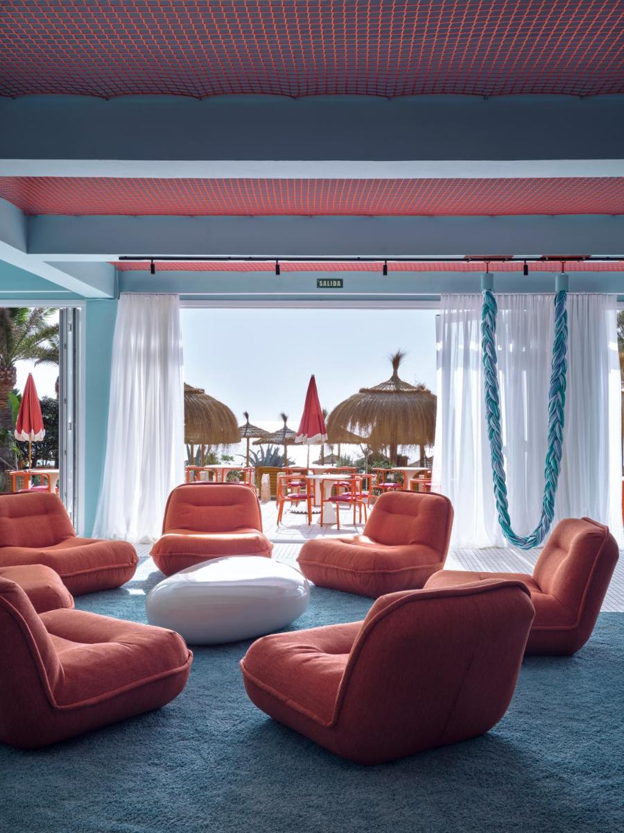 Zona de estar de Bikini Island & Mountain Hotel Es Trenc -Adults only-