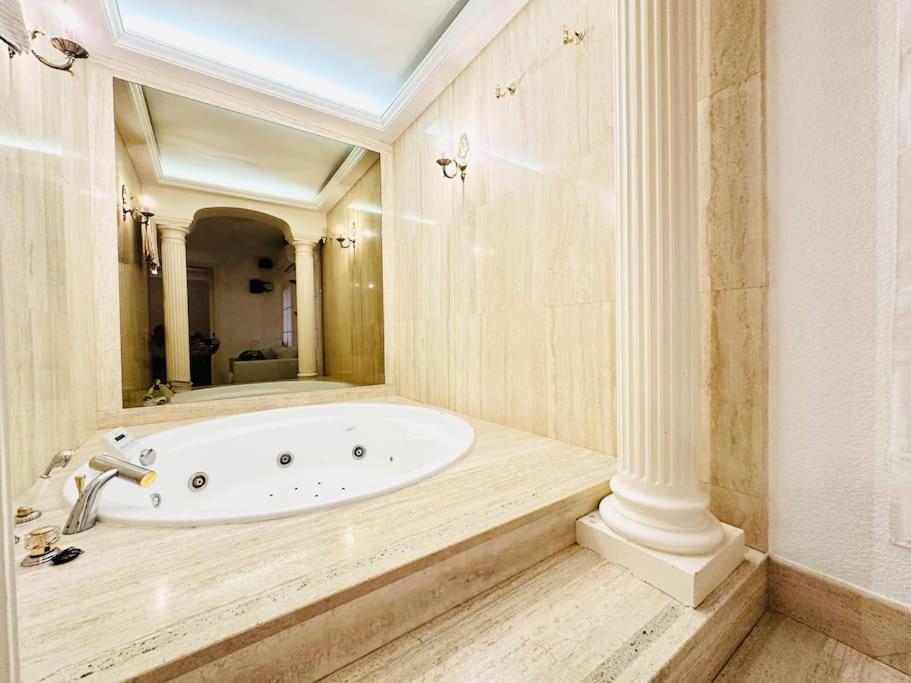 Apartamento entero en Chamartín 113 - Housity