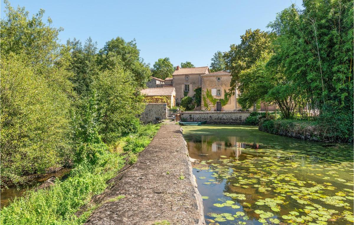 1 Bedroom Stunning Home In Argentonnay - Housity