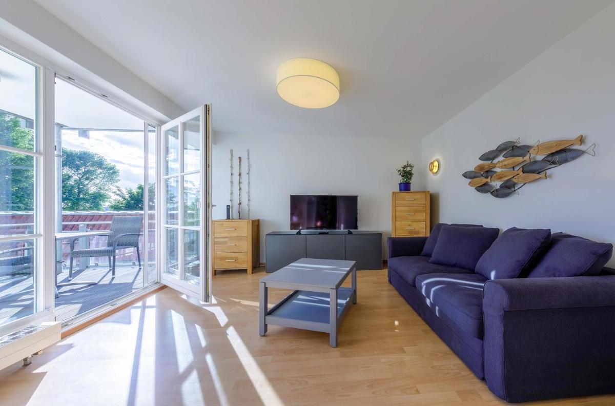 Jolle mit Balkon und Mueritzblick - Housity