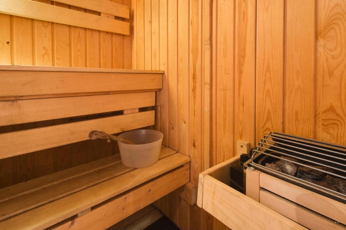 Chalet le petit Manoir Spa et Vue sur rivière St Maurice - Housity