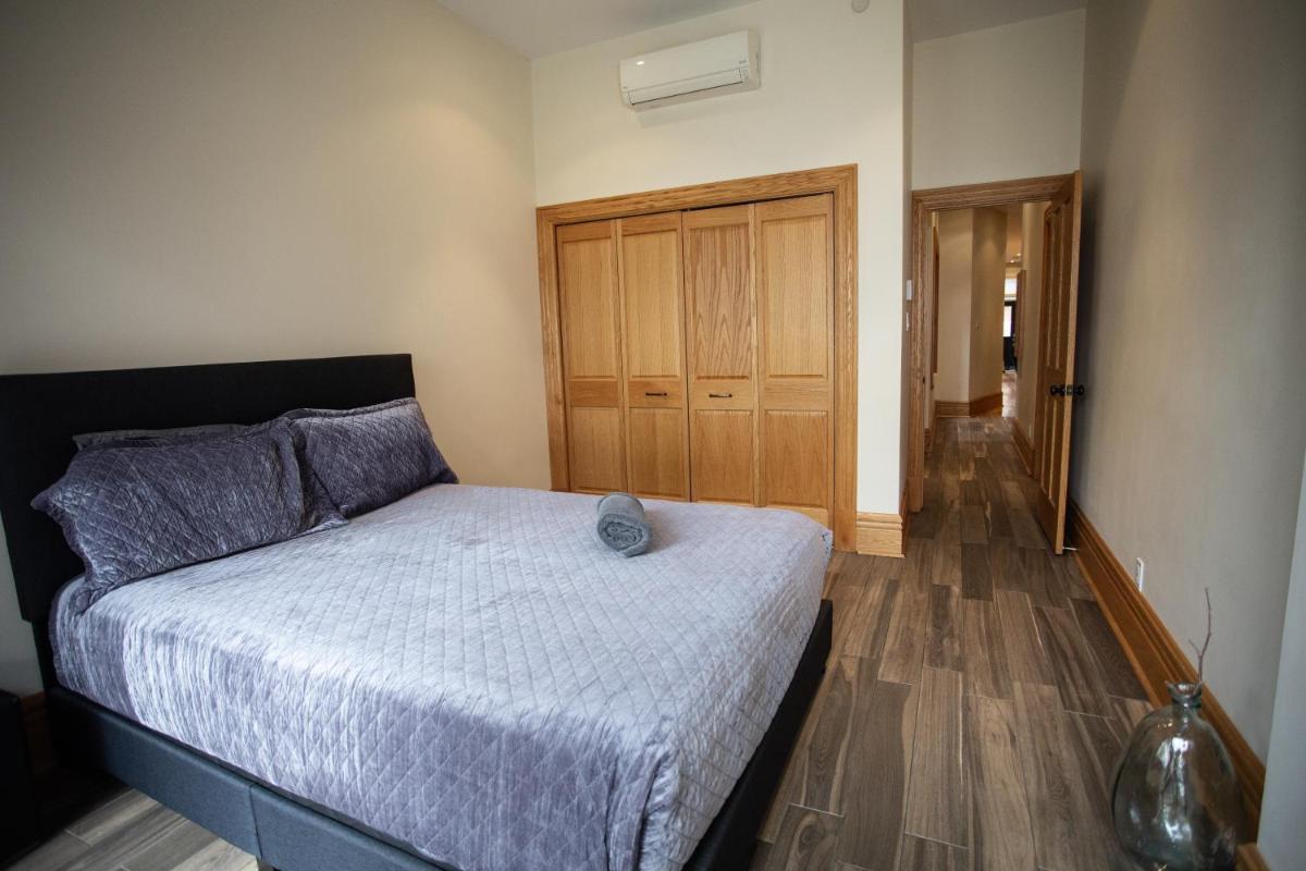 Spacious Downtown Montreal Apartment, 4BR-2BA,Free Wifi - Housity