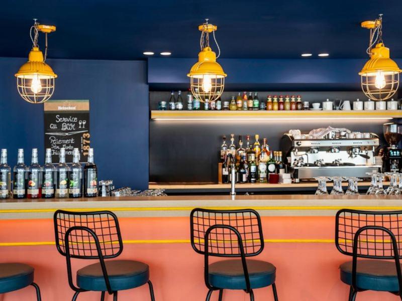 Salon ou bar de l'établissement ibis Styles Morlaix