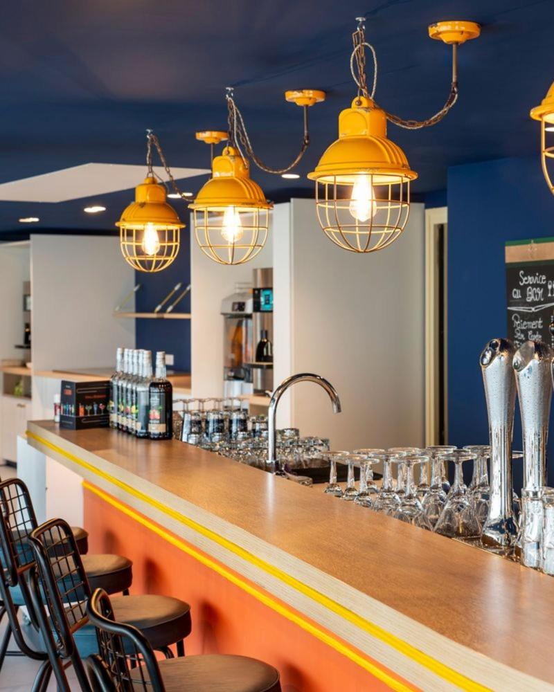 Salon ou bar de l'établissement ibis Styles Morlaix