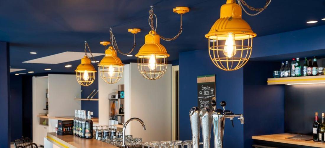 Salon ou bar de l'établissement ibis Styles Morlaix