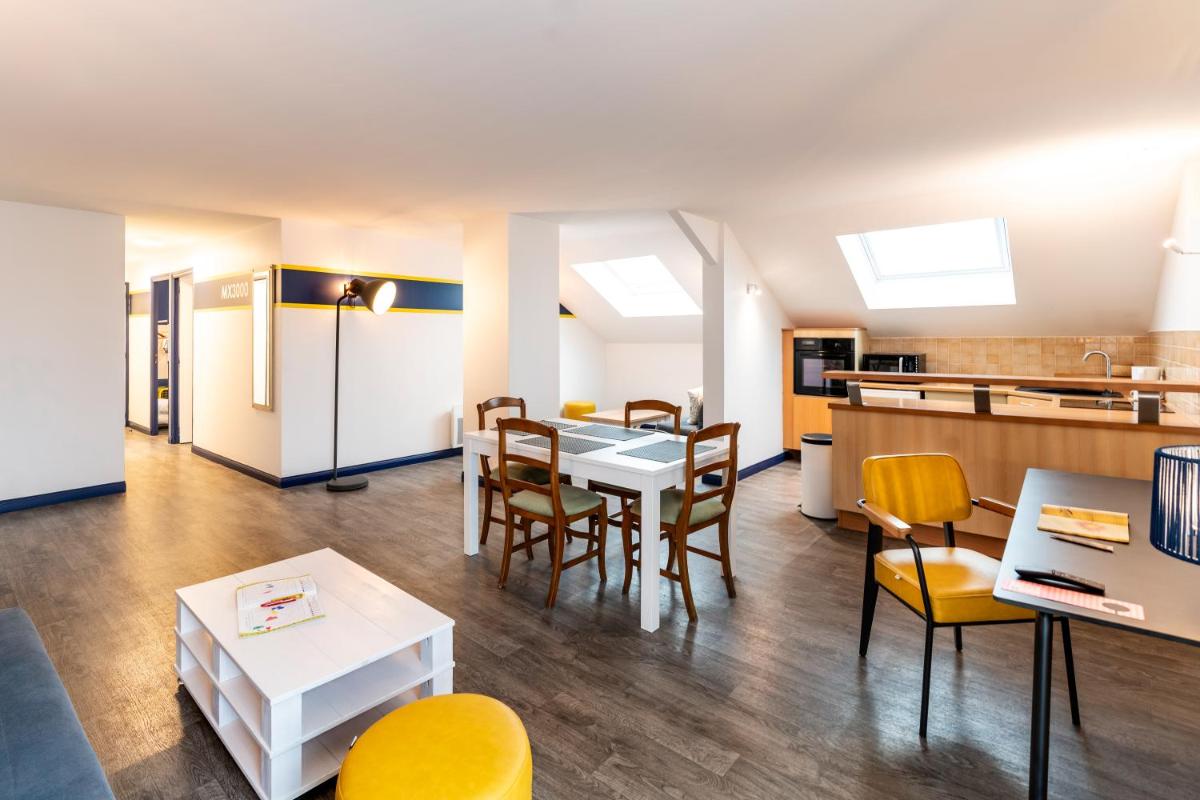 Cuisine ou kitchenette dans l'établissement ibis Styles Morlaix