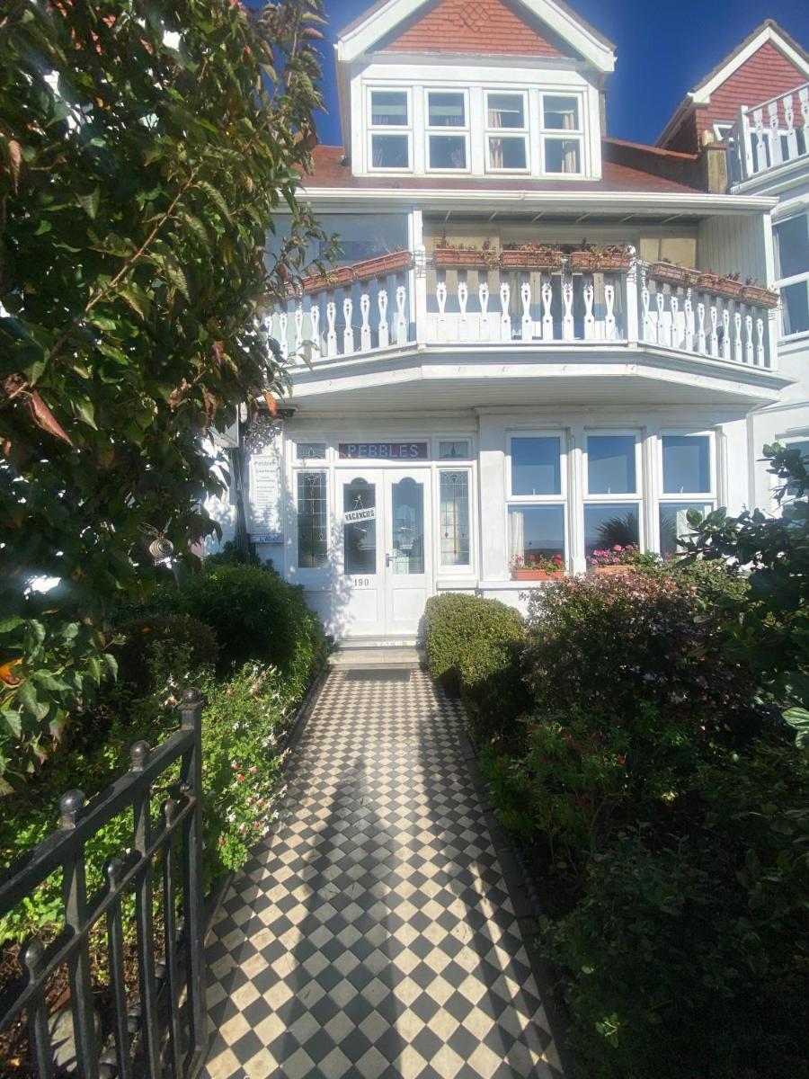 Pebbles Guest House - Housity