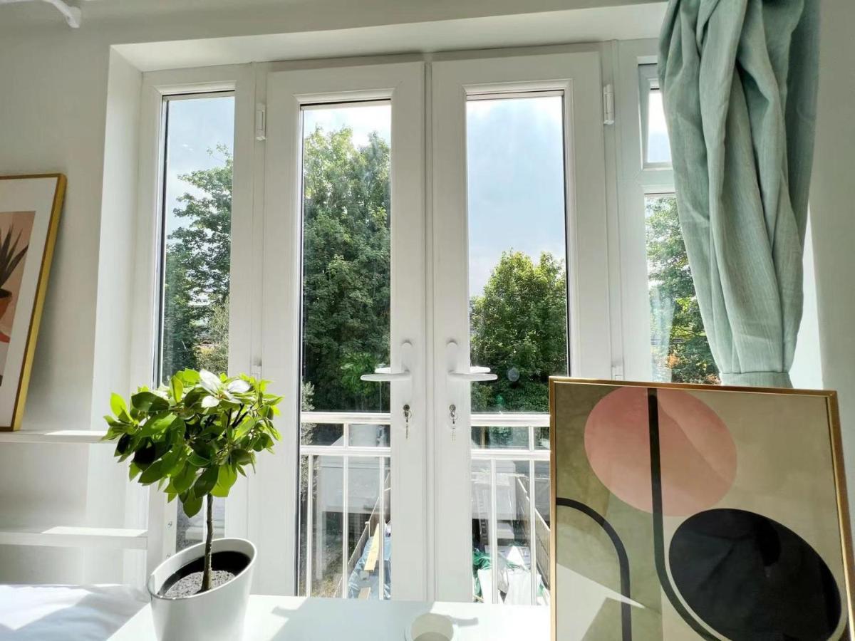 Morden Battersea studio - 3 - Housity
