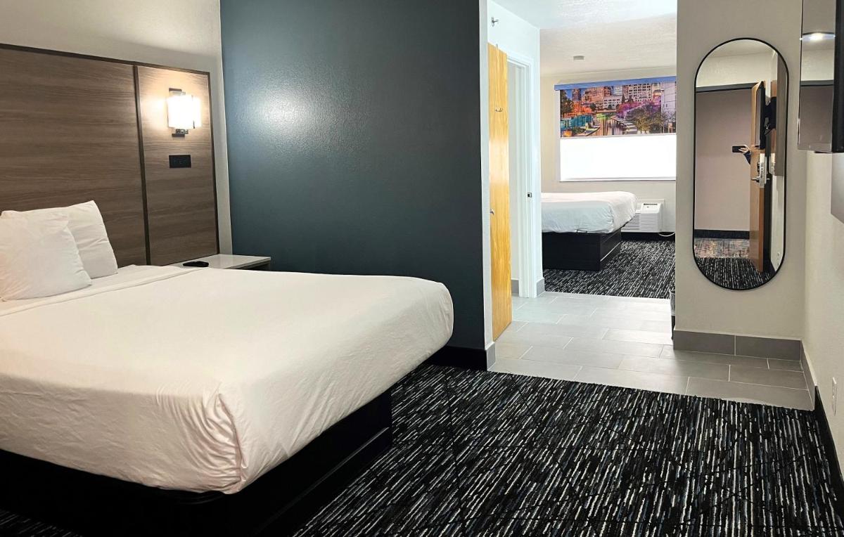 Baymont by Wyndham Indianapolis Northeast - Housity