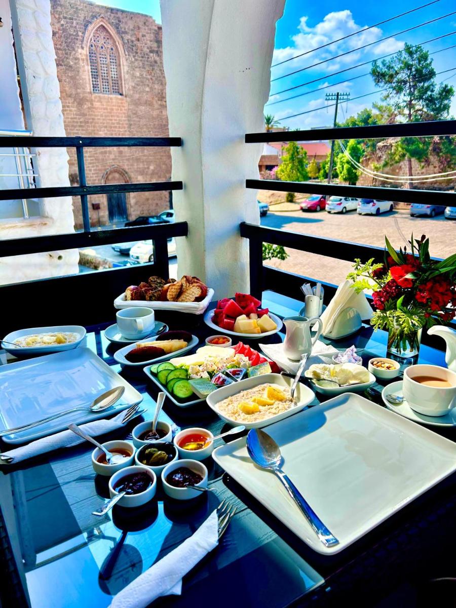 Royal Goddess Guest House, Walled City - Housity