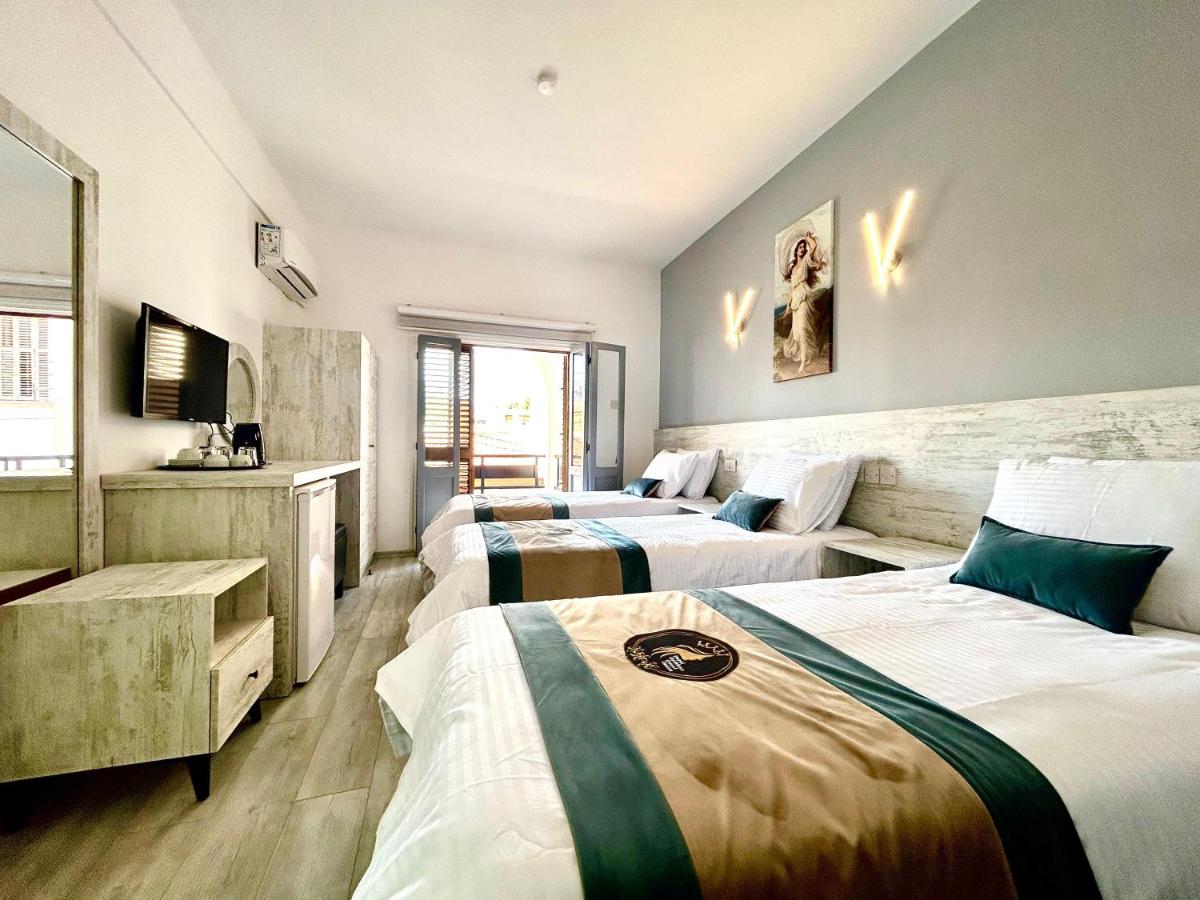 Royal Goddess Guest House, Walled City - Housity