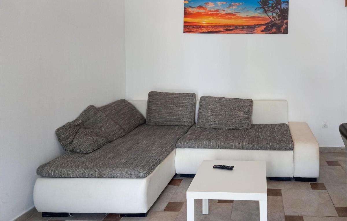 Stunning Apartment In Vir With Wifi - Housity