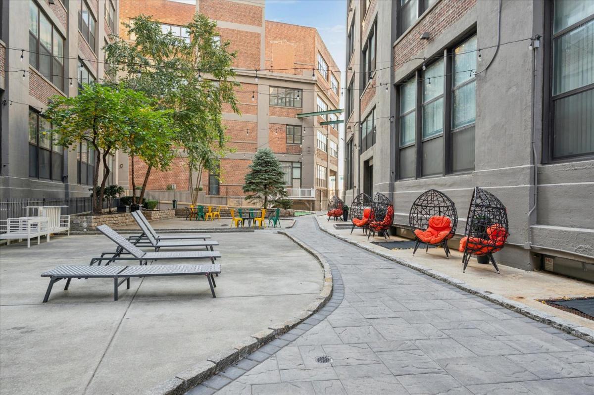 Sleeps 6! 2 Bedrm, Gym, Close to Major Attractions - Housity
