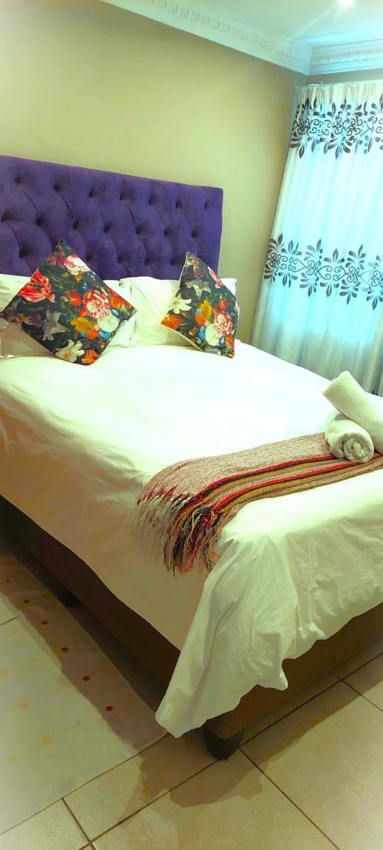 Luxurious Beach Apartment - The Sails - Housity