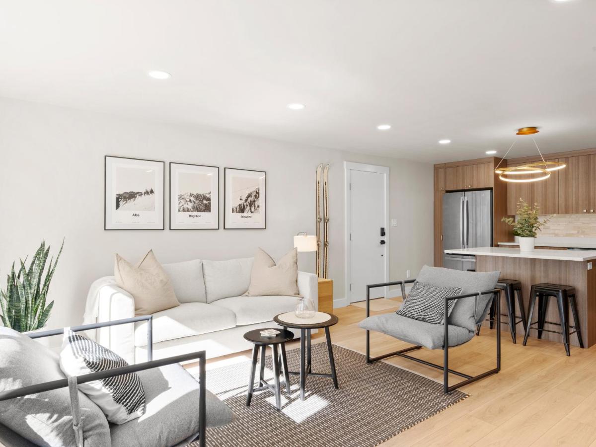 Modern Home near Salt Lake's Attractions - Housity