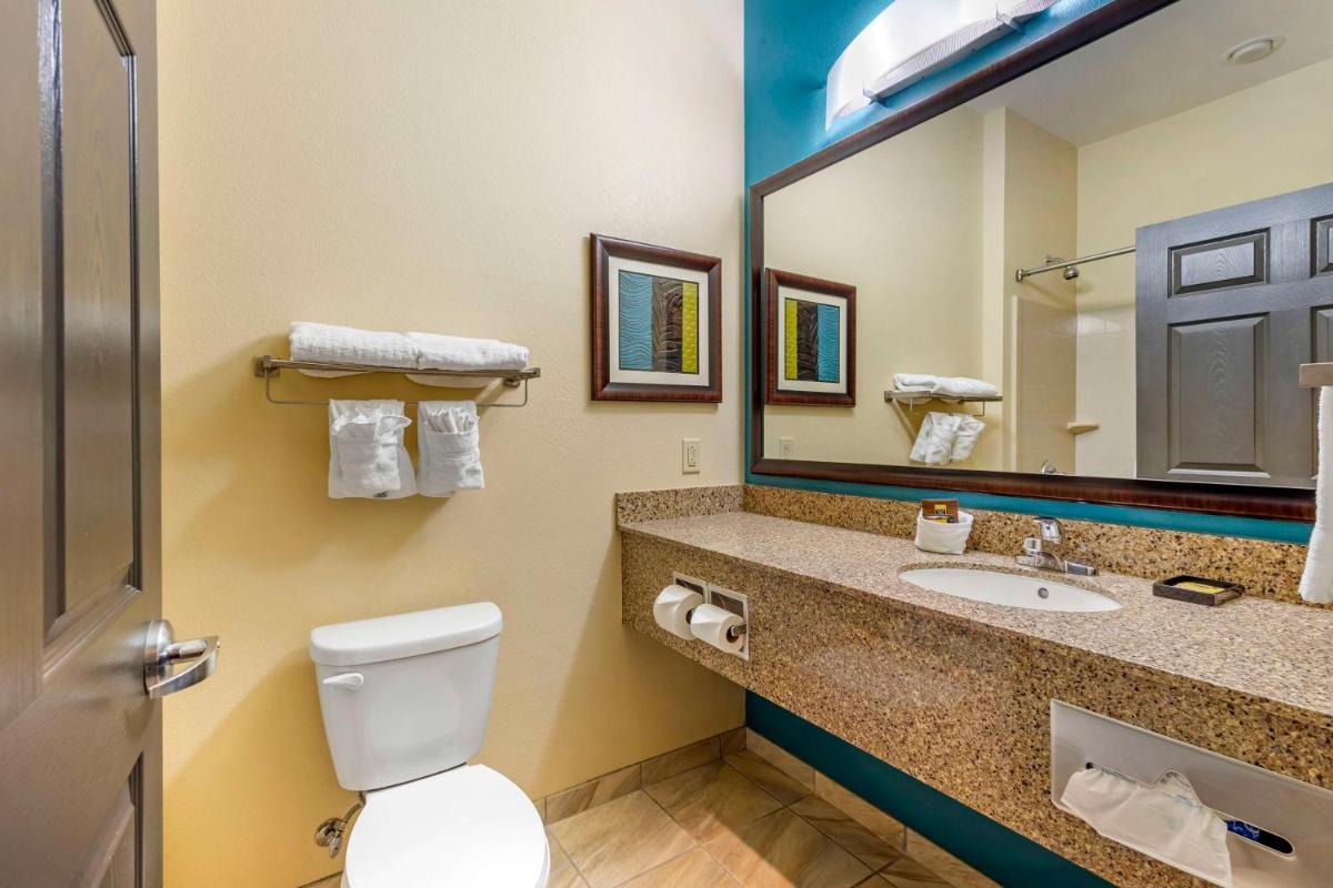 Best Western Plus Patterson Park Inn - Housity