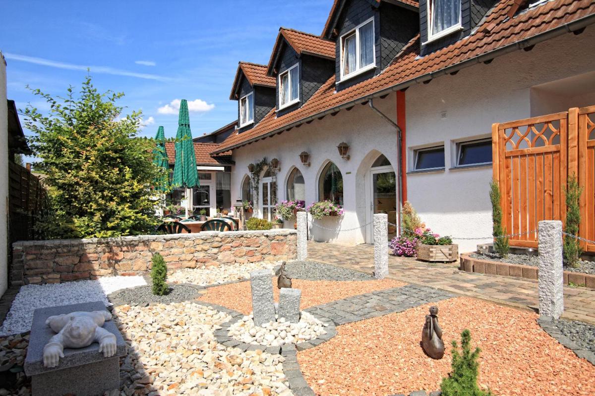 Zur Rotenfelsstube - Housity