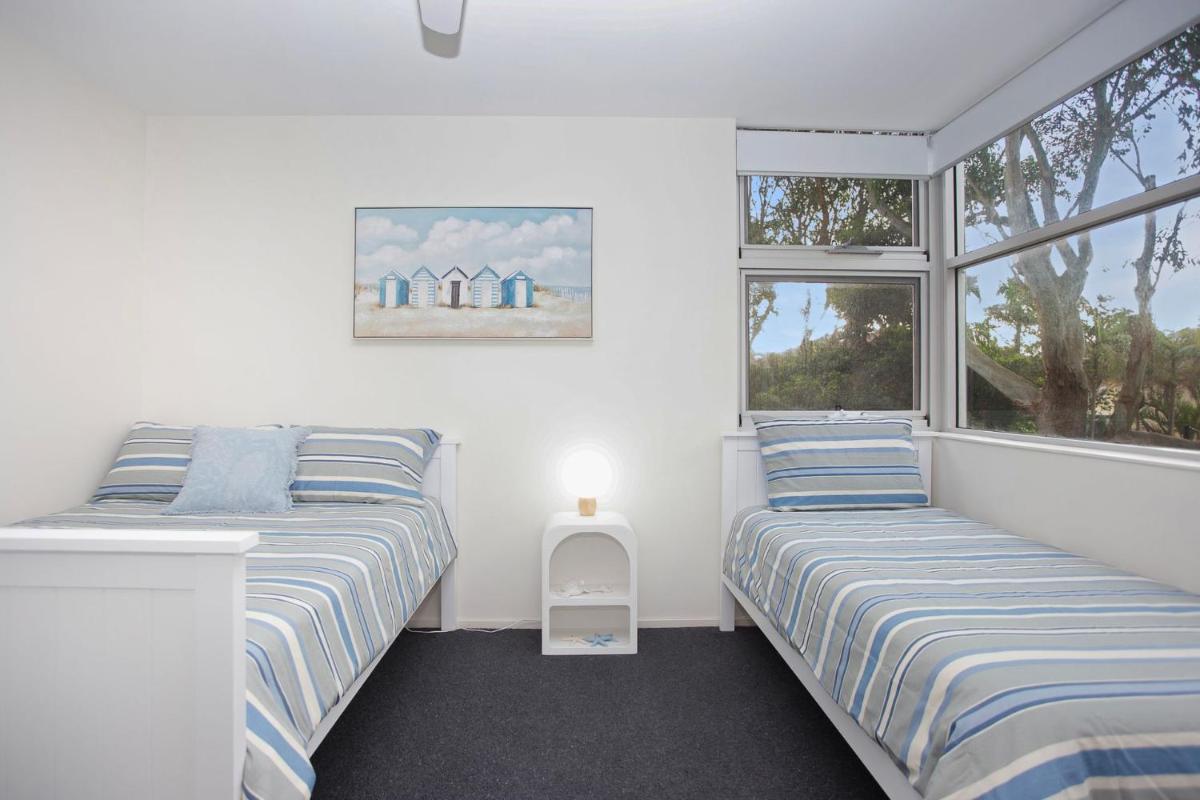 Beachfront on Bennetts Beaches Apartment 4 - Housity