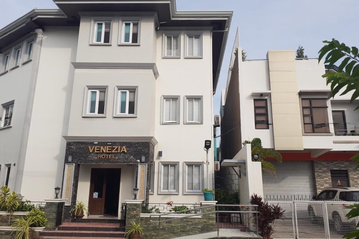 Venezia Suites Hotel Iloilo - Housity