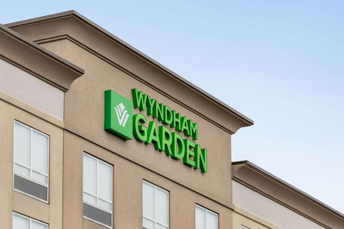 Wyndham Garden Duluth - Housity