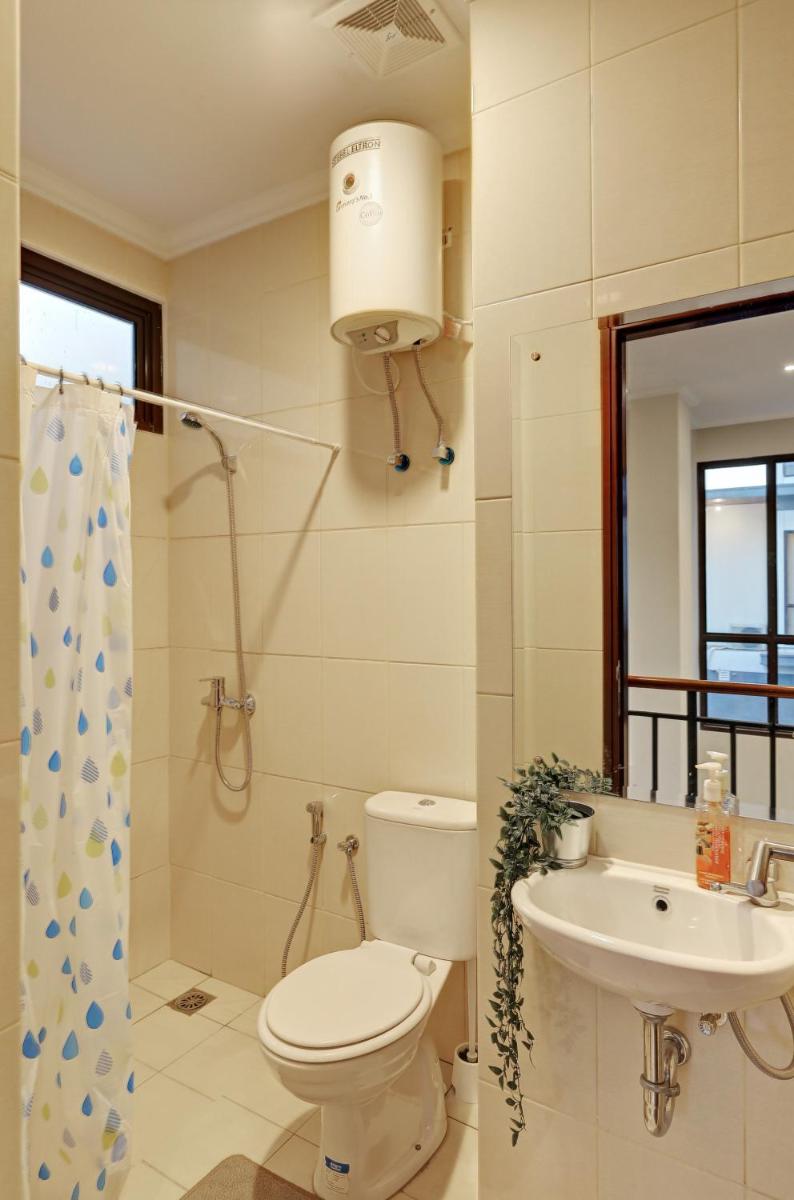 Cozy 3BR Asatti Apartment near ICE BSD By Travelio - Hizvo