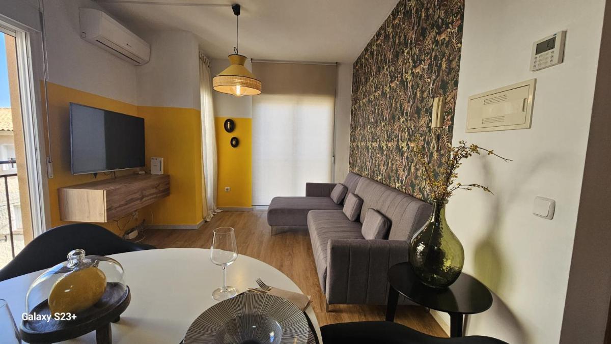 Apartamento Yellow Garrucha - Housity