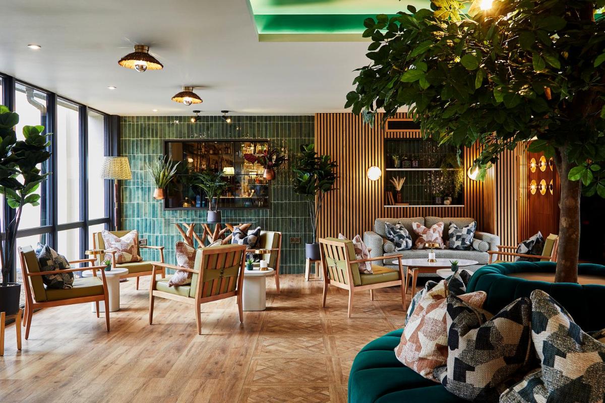 Burnham Beeches Hotel - Housity