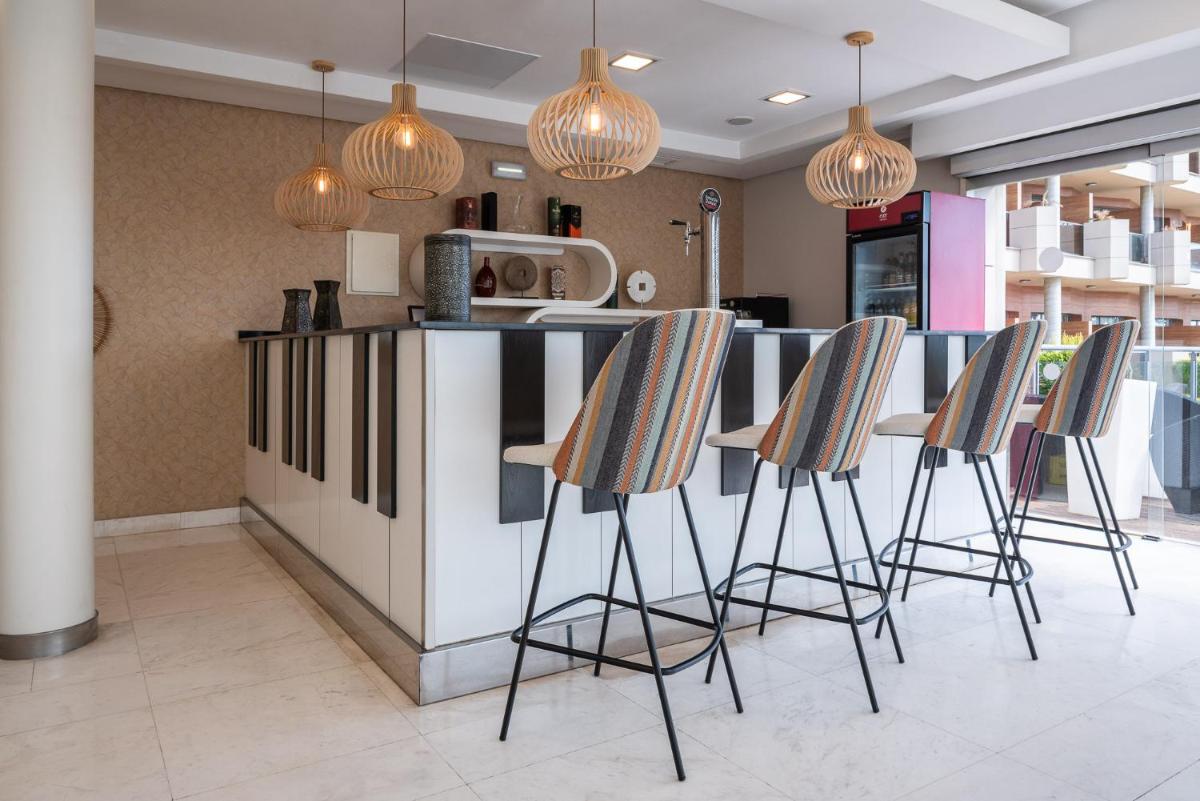 Una cocina o zona de cocina en Exe Estepona Thalasso & Spa- Adults Only