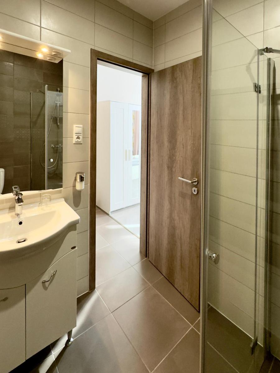 CENTER rooms - Housity