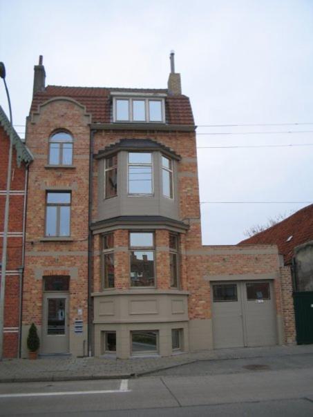 Spacious Appartment aan damse vaart @ brugge - Housity