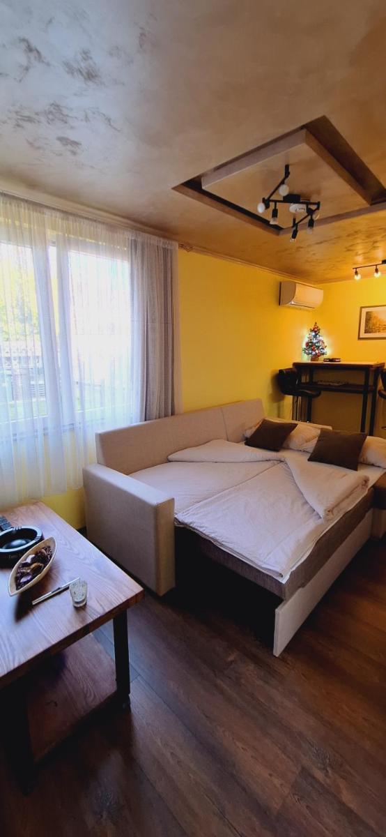Apartman Motorcycle friendly Osijek - Housity