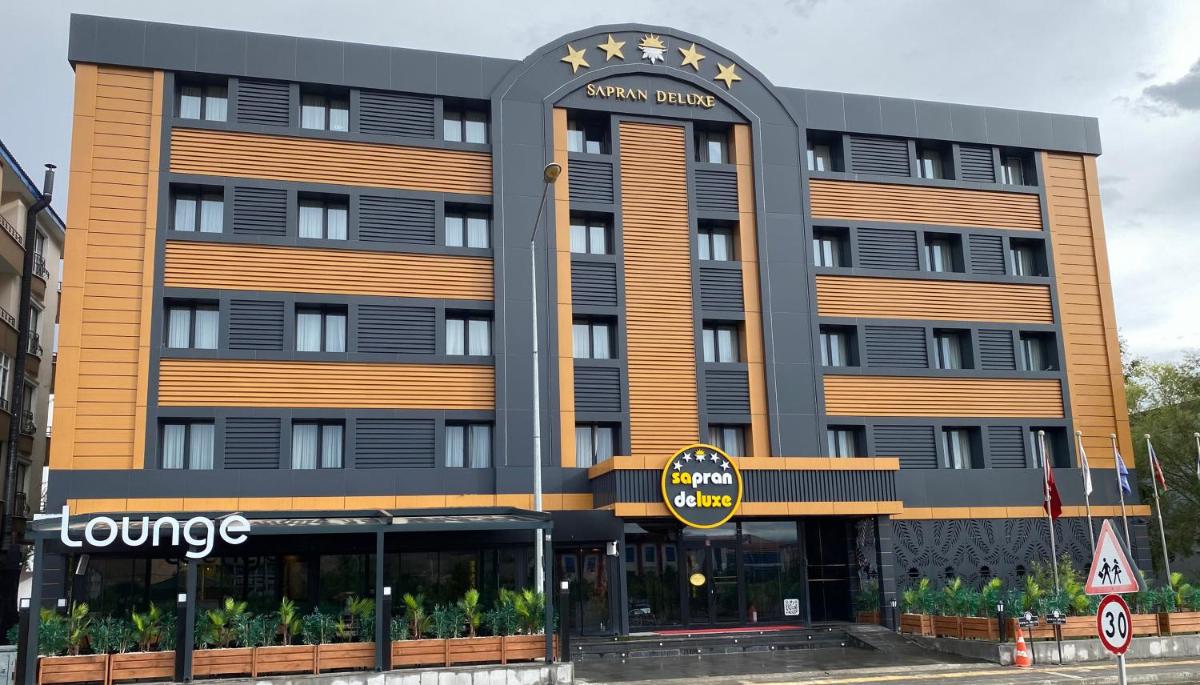 Sapran Deluxe Hotel - Housity