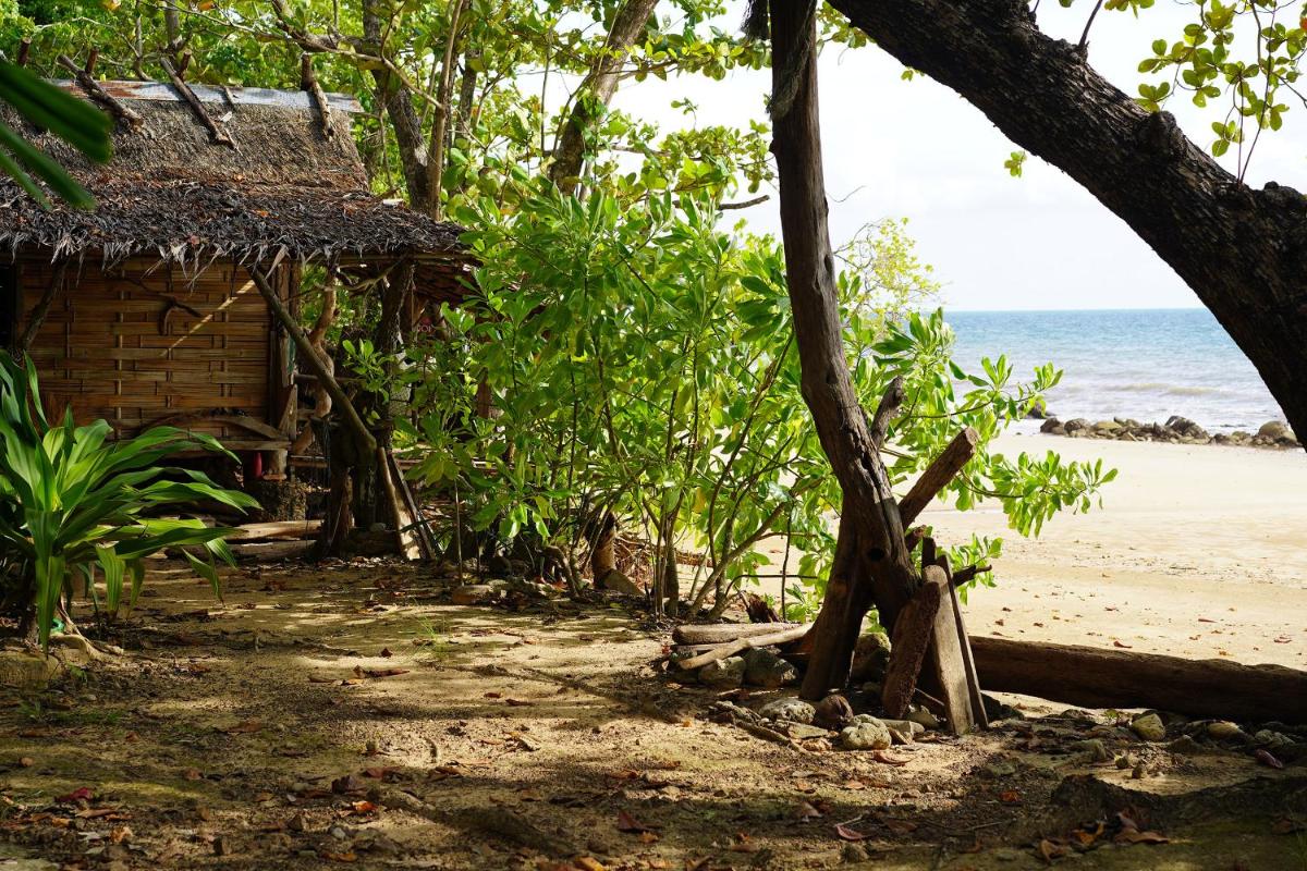 Secret Beach Bungalows - Housity