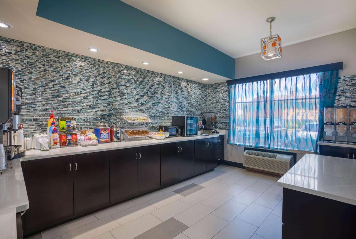 La Quinta by Wyndham Oxford - Anniston - Housity